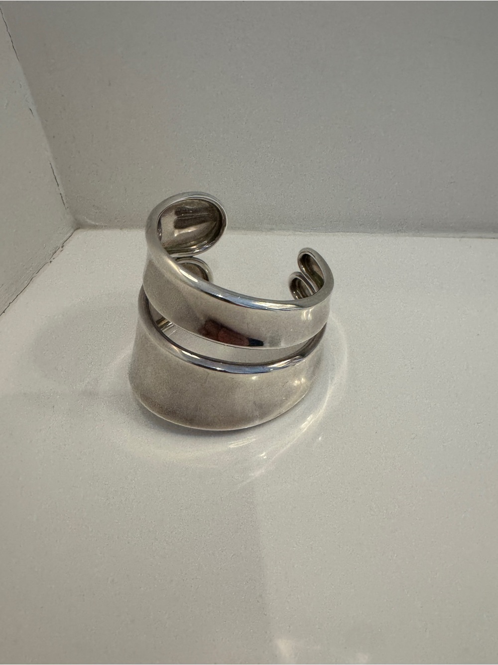 Robert Lee Morris Sterling bypass cuff